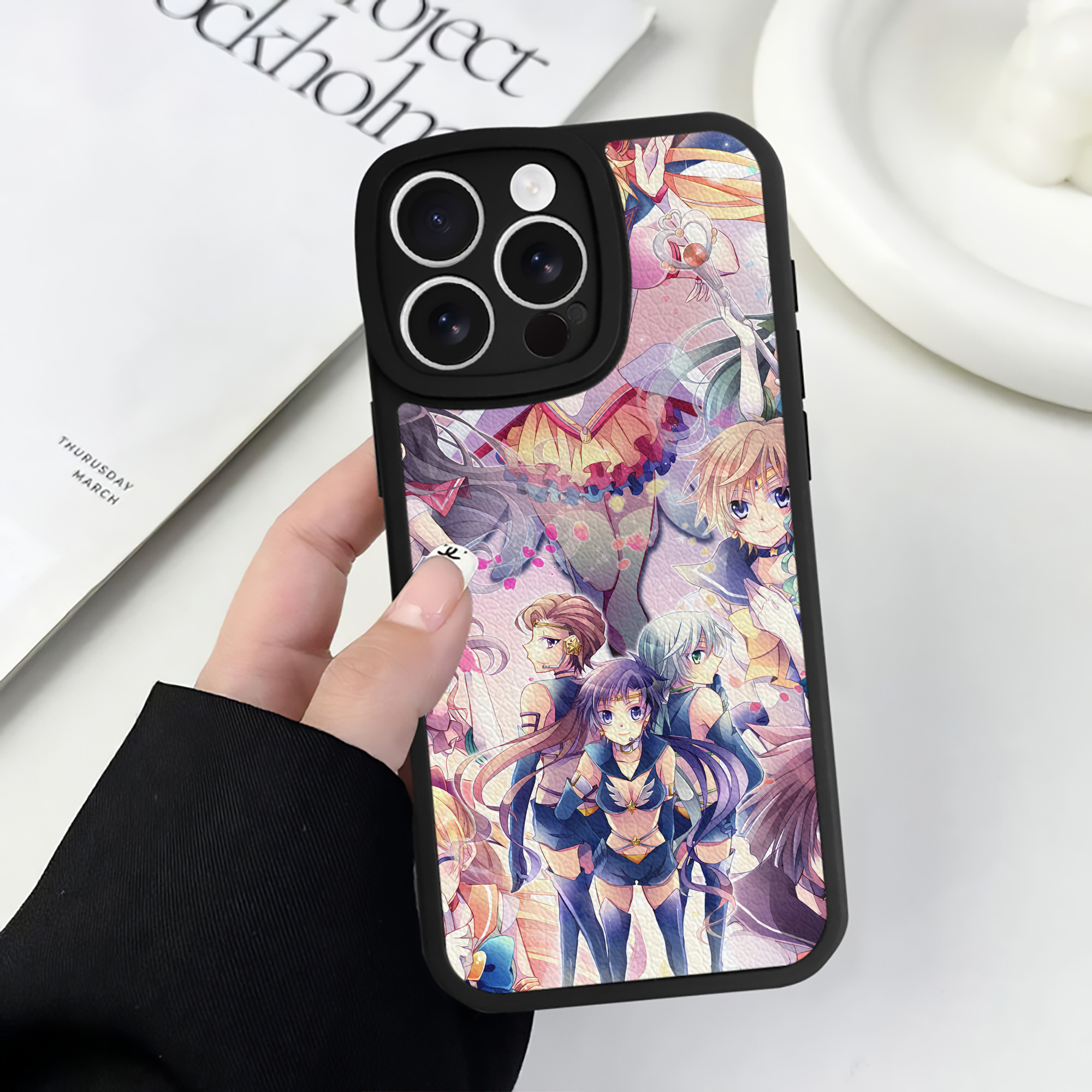 （画像用） 美少女戦士セーラームーン Sailor Moon 【iPhone 16シリーズ対応】シリコンスマホケース（レザー調） 材質：シリコン